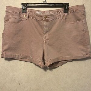 Ladies Mossimo Mid-Rise Denim Shorts. Size 18/34.